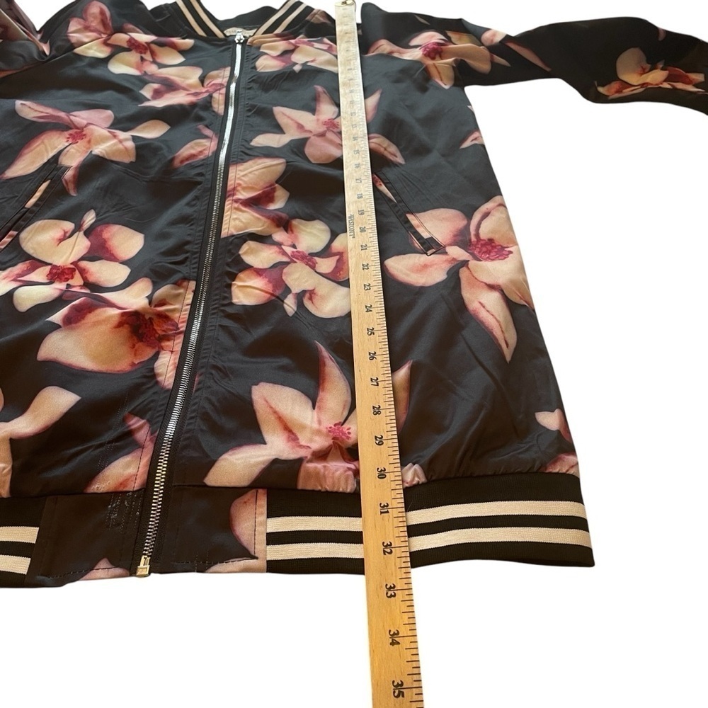 Anthro Luna Moon Oversized Floral
Satin Long Bomber Jacket- Size Small NWOT - Picture 8 of 11